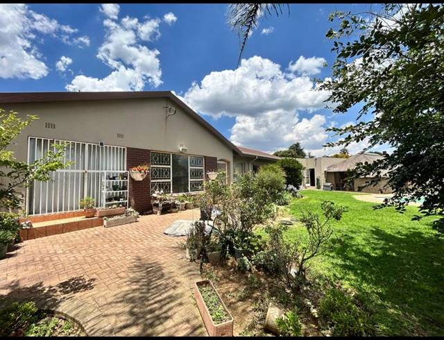 4 BEDROOM HOUSE FOR SALE IN RYNFIELD